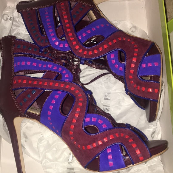 Gianni Bini Maritza 3 1/2 Heels - Picture 5 of 5